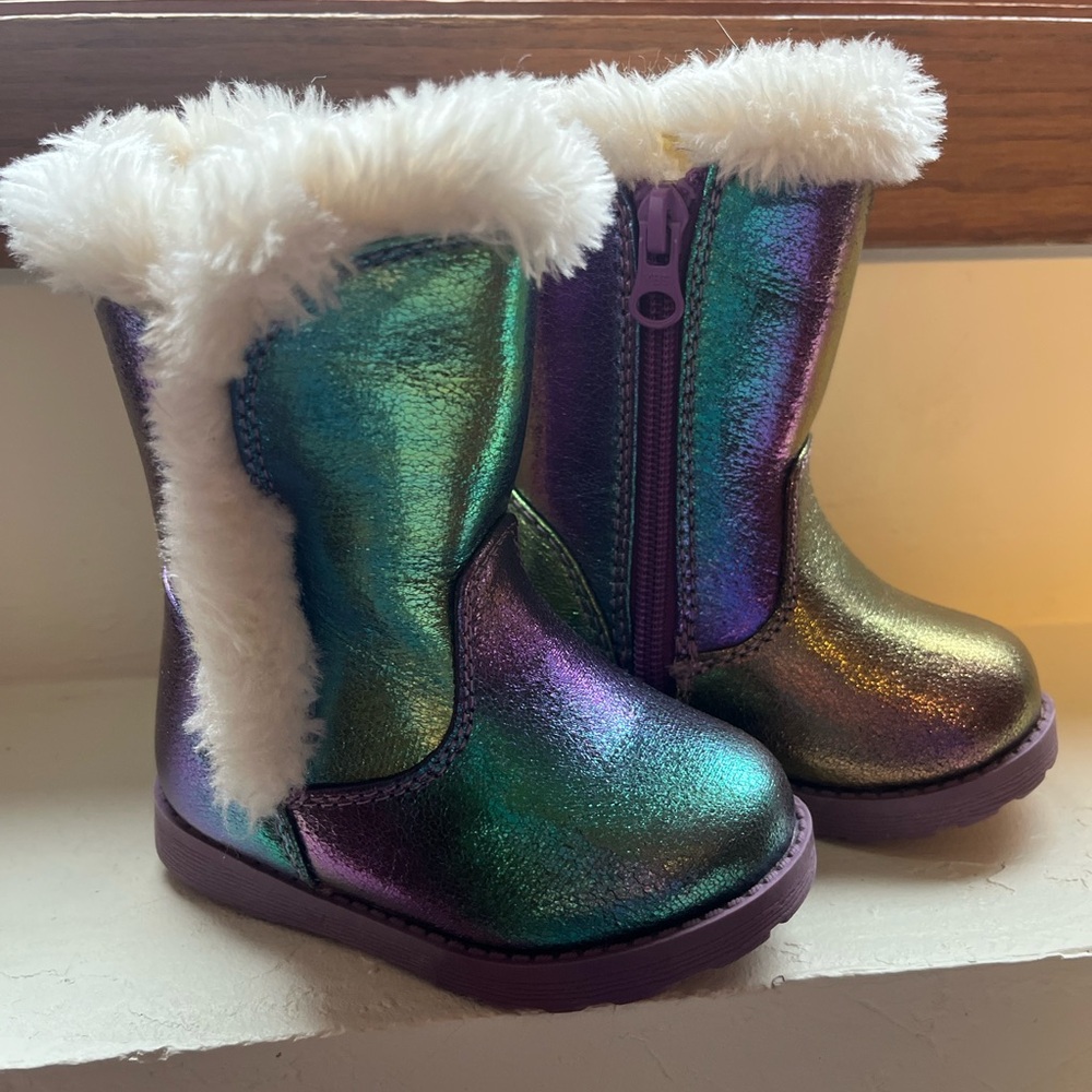 Cat & Jack purple metallic rainbow sheen faux fur boots, size 5T